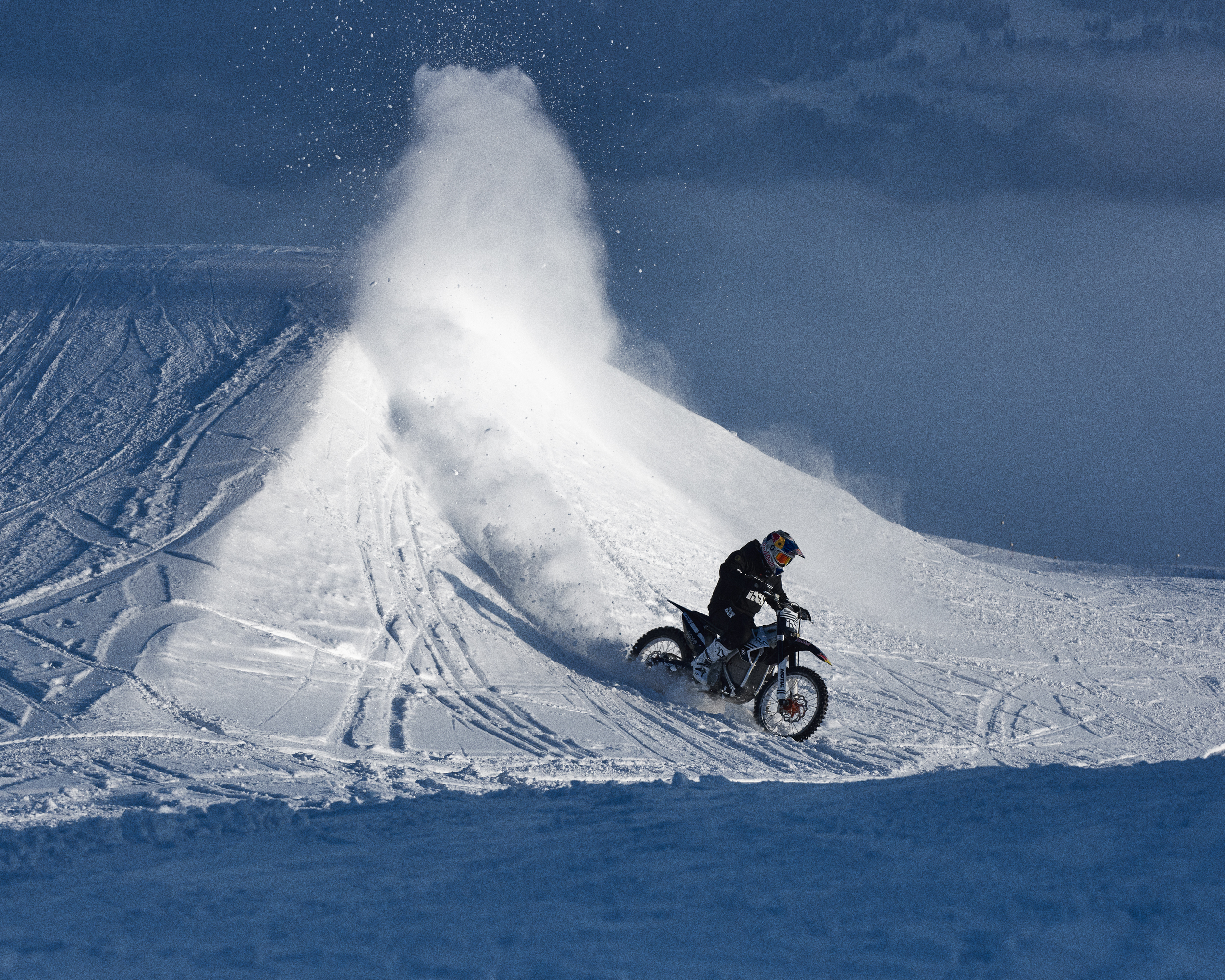 E-FMX Session in LAAX with Mat Rebeaud